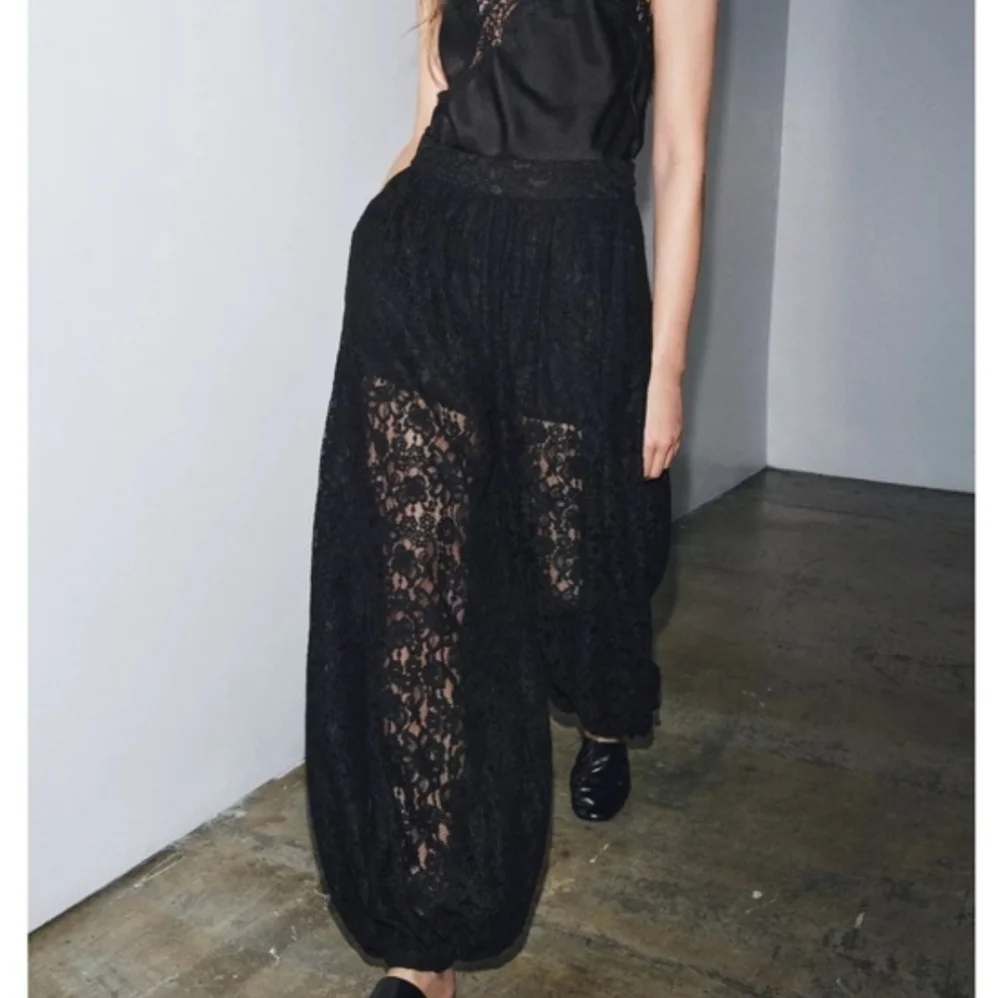 Zara NWT LACE BALLOON PANTS Black Size XS and S